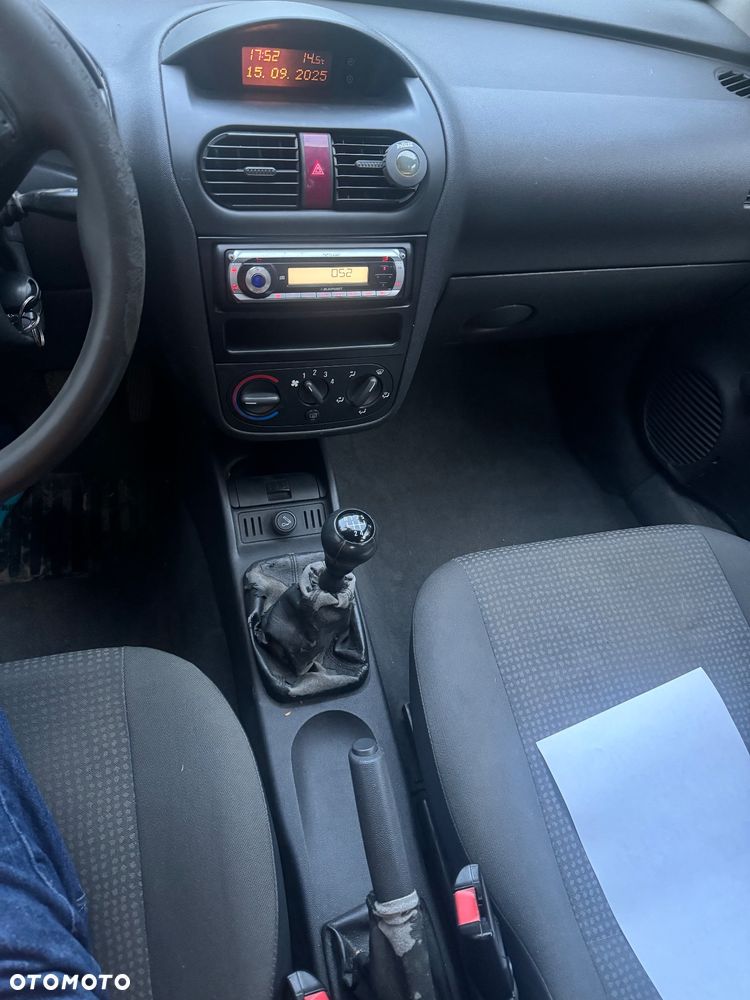 Opel Corsa 1.0 12V Cosmo - 5