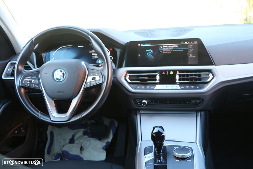 BMW 330 e xDrive Aut. Sport Line - 17