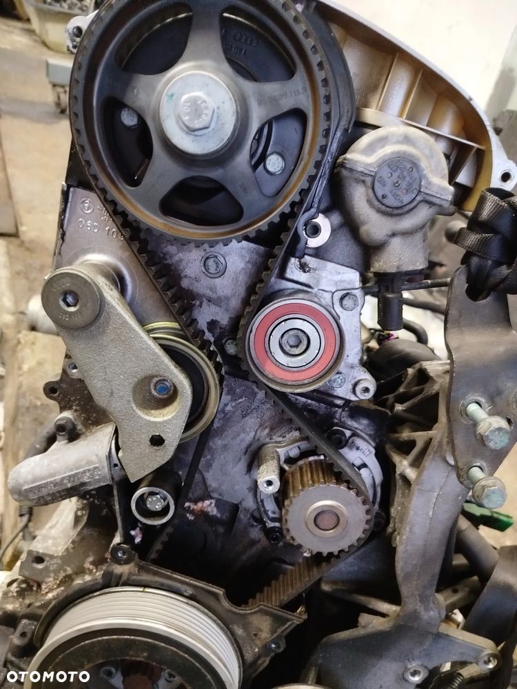 AUDI A4 B6 2.0 FSI AWA głowica silnika wariator - 8