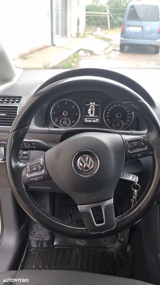 Volkswagen Touran 2.0 TDI DSG Comfortline - 14
