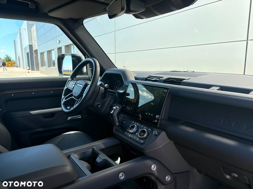 Land Rover Defender - 6