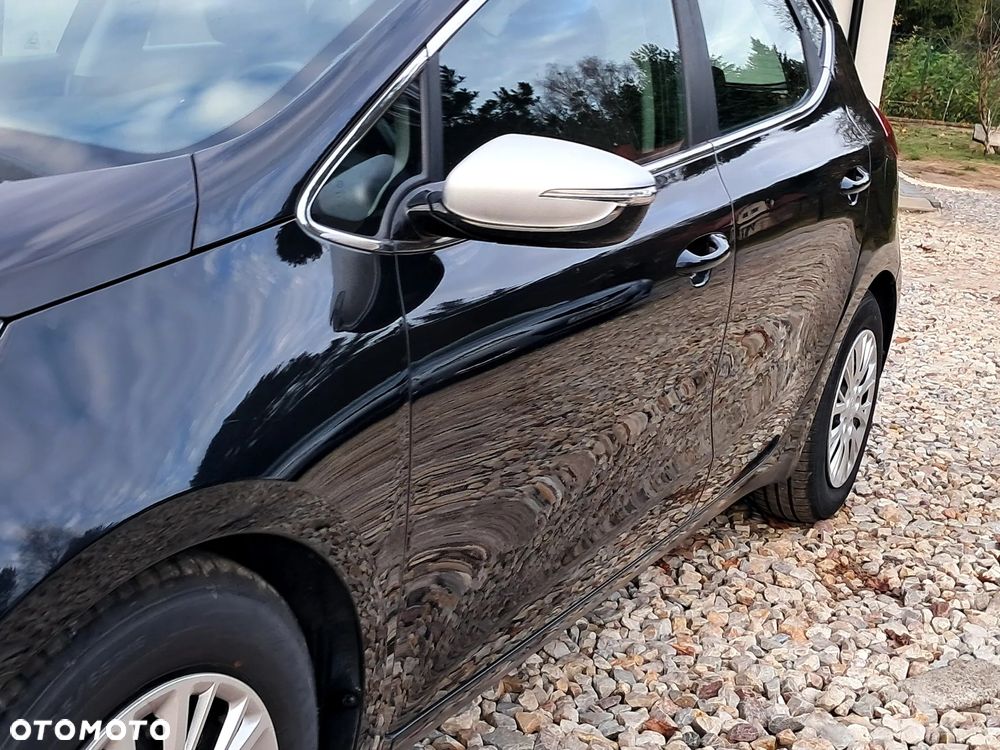 Kia Ceed 1.6 GDI Dream Team Edition - 4