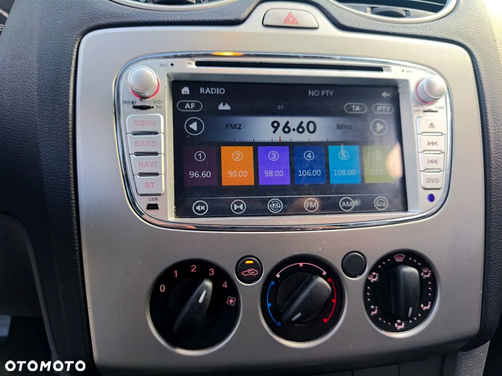 Ford Focus 1.4 16V Style+ - 36