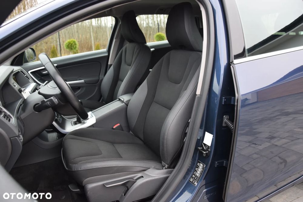 Volvo V60 D3 Momentum - 7