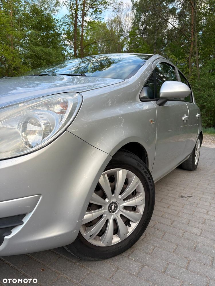 Opel Corsa 1.2 16V Cosmo - 27