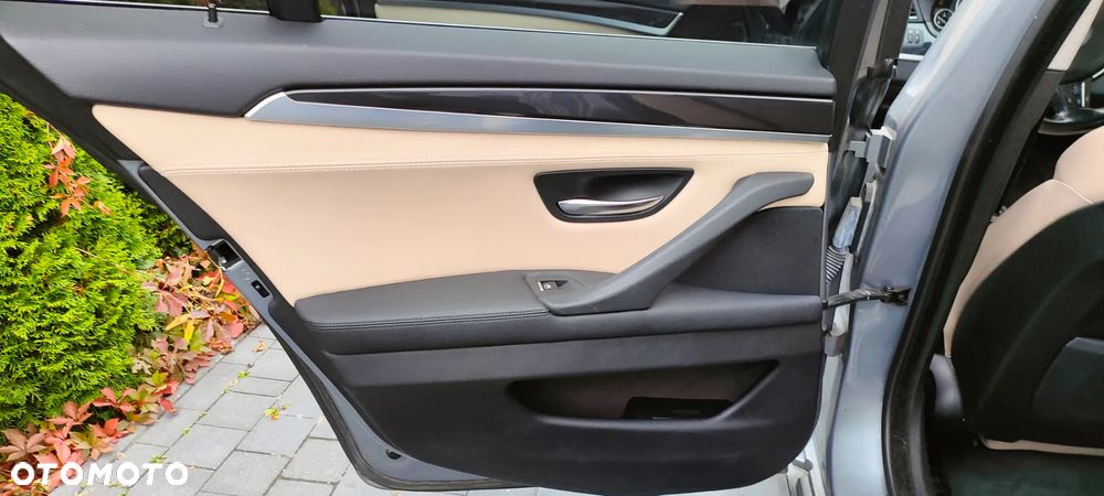 BMW Seria 5 535i xDrive - 16