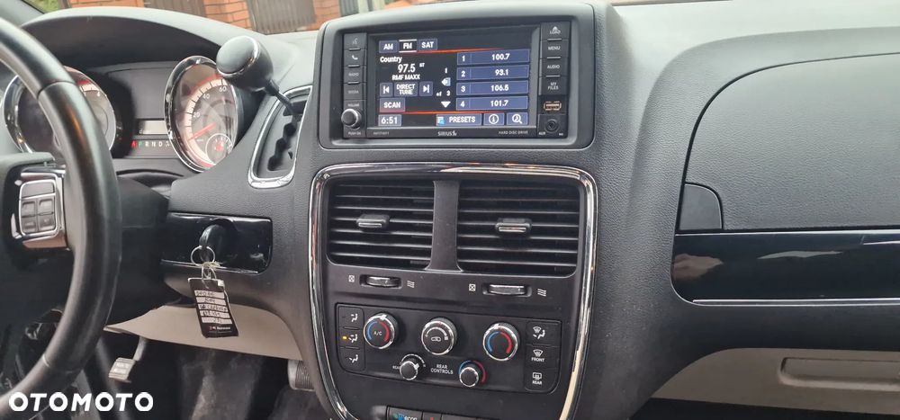 Dodge Grand Caravan - 28