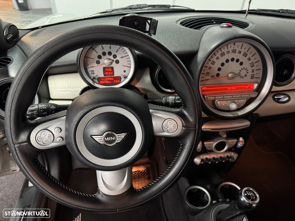 MINI 3 Portas Cooper D - 18