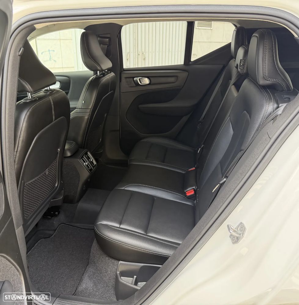 Volvo XC 40 2.0 T5 Momentum - 29