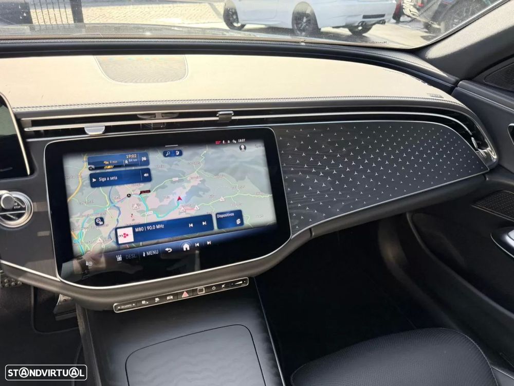 Mercedes-Benz E 300 e Station 9G-TRONIC AMG Line - 11