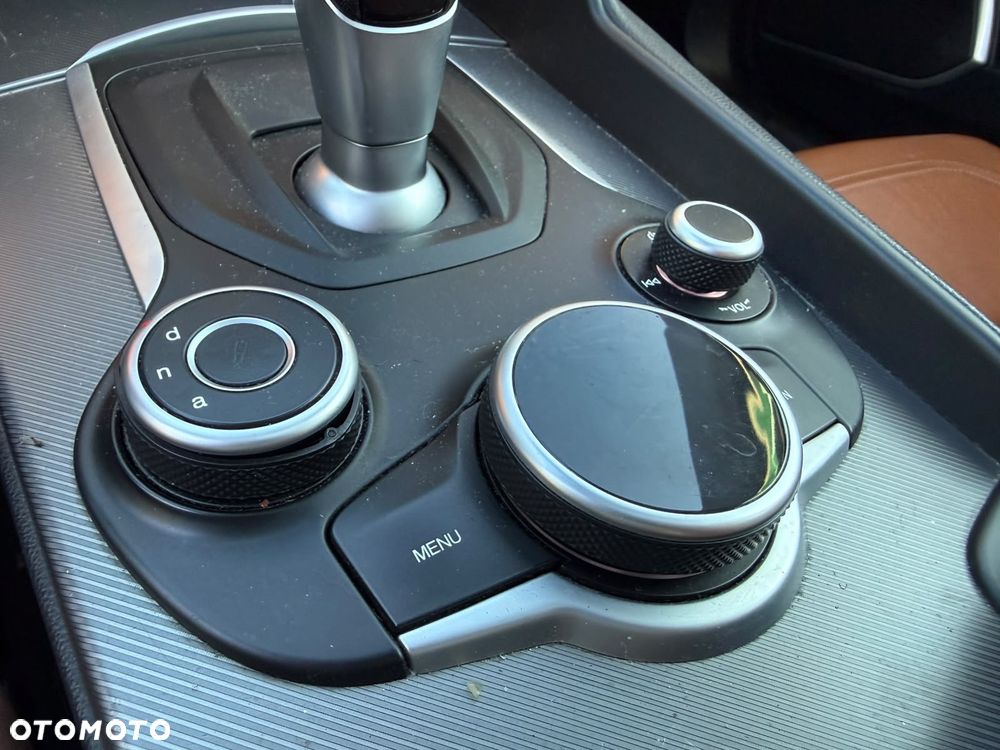 Alfa Romeo Giulia 2.0 Turbo Veloce TI Q4 - 19