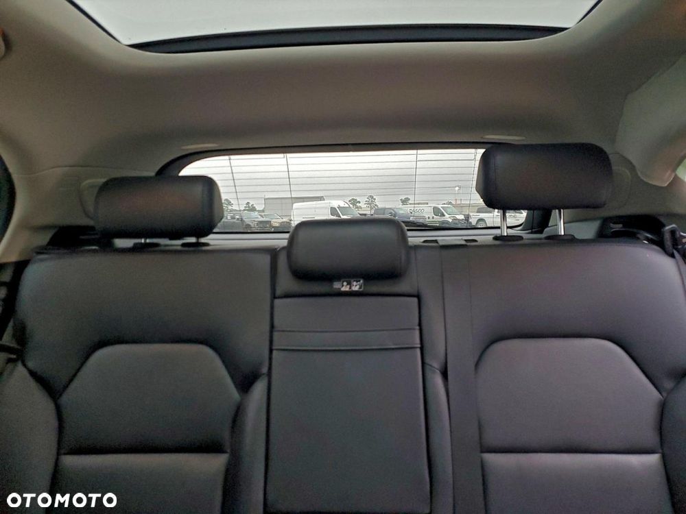 Mercedes-Benz GLA - 10