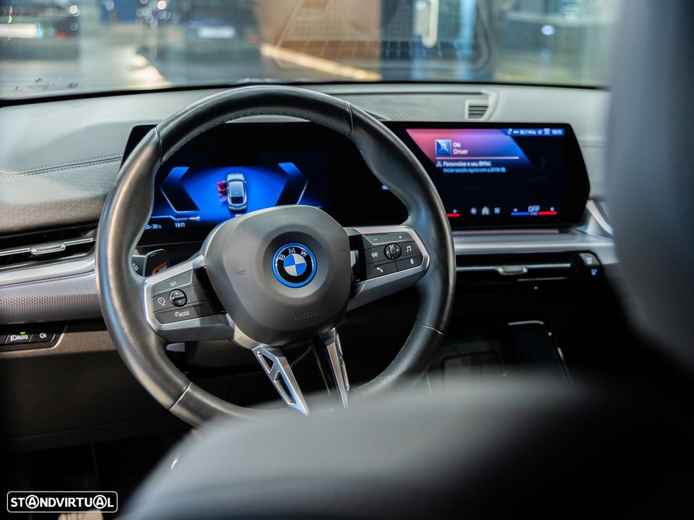 BMW iX2 eDrive20 Pack Desportivo M - 12