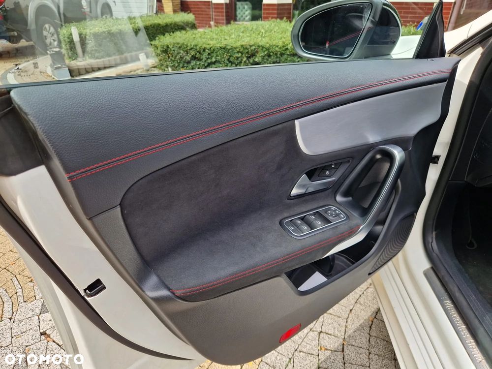 Mercedes-Benz CLA 200 AMG Line 7G-DCT - 27