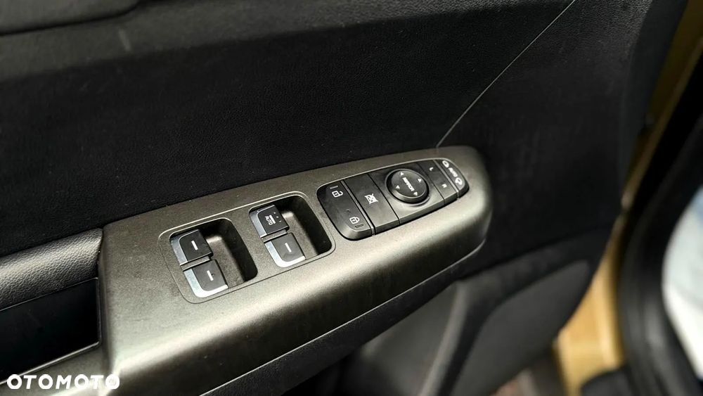 Kia Sportage 2.0 CRDI XL 2WD - 23