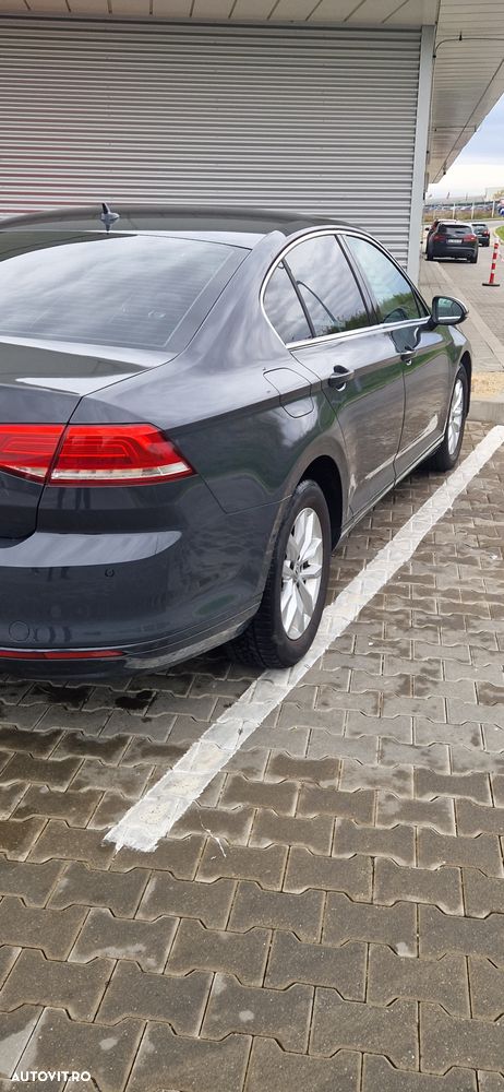Volkswagen Passat 1.6 TDI (BlueMotion Technology) DSG Comfortline - 8