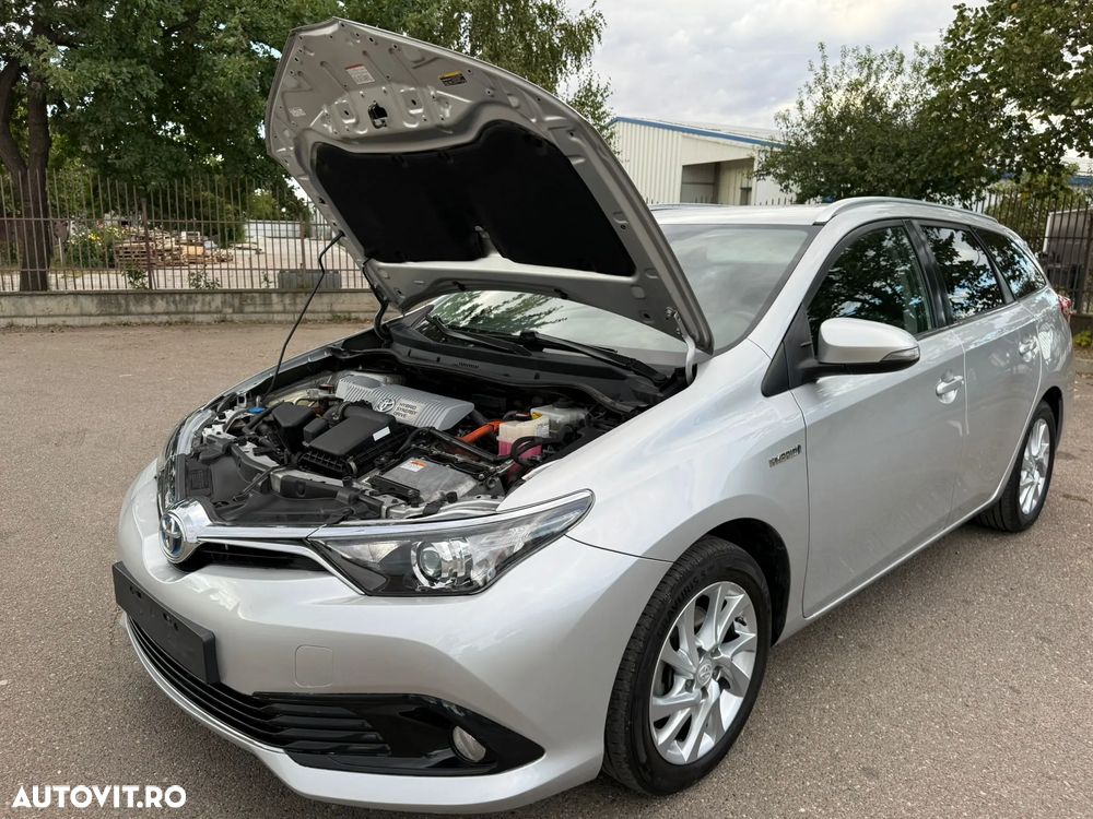 Toyota Auris 1.8 L VVT-i Hybrid Sol + - 12