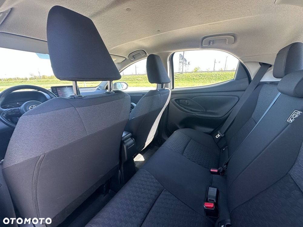 Toyota Yaris - 12