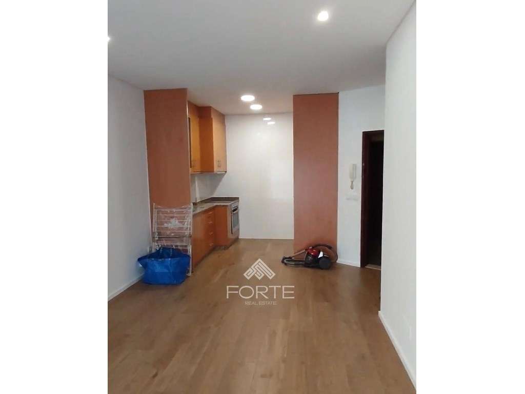 Apartamento T1 renovado no coração do Porto - Grande imagem: 3/8