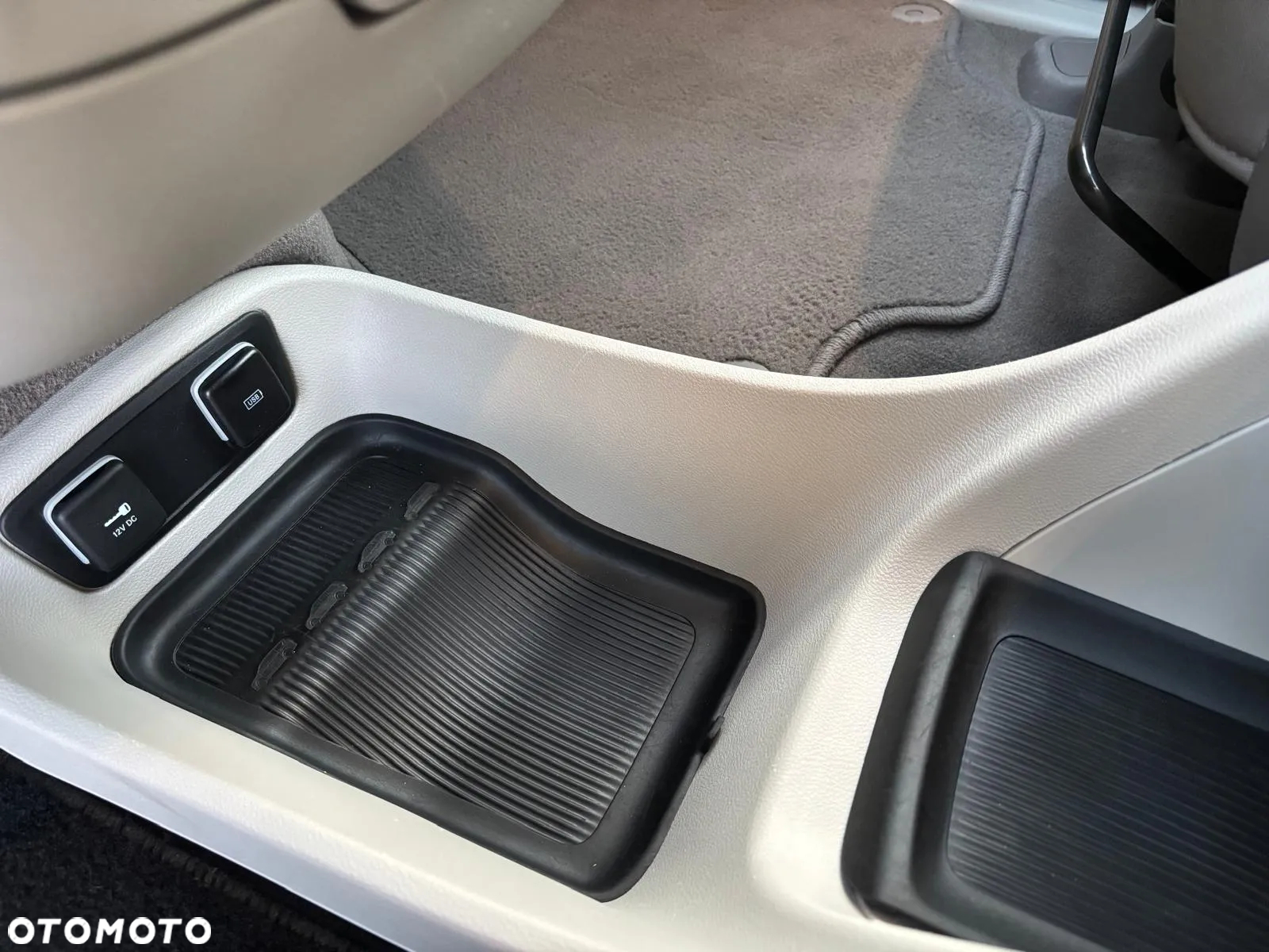 Chrysler Pacifica - 16