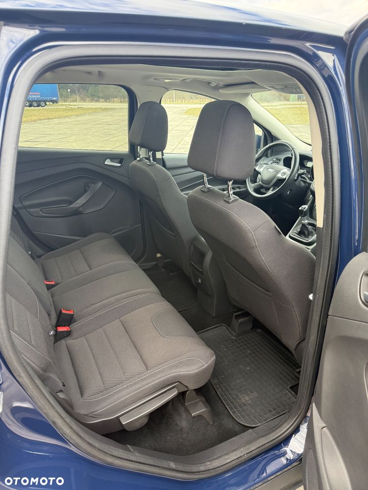 Ford Kuga 2.0 TDCi 2x4 Titanium - 10