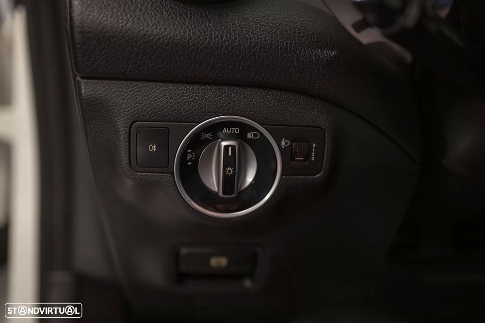 Mercedes-Benz CLA 220 d Shooting Brake AMG Line Aut. - 15