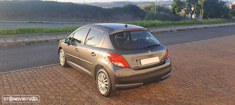 Peugeot 207 1.4 16V Active - 16