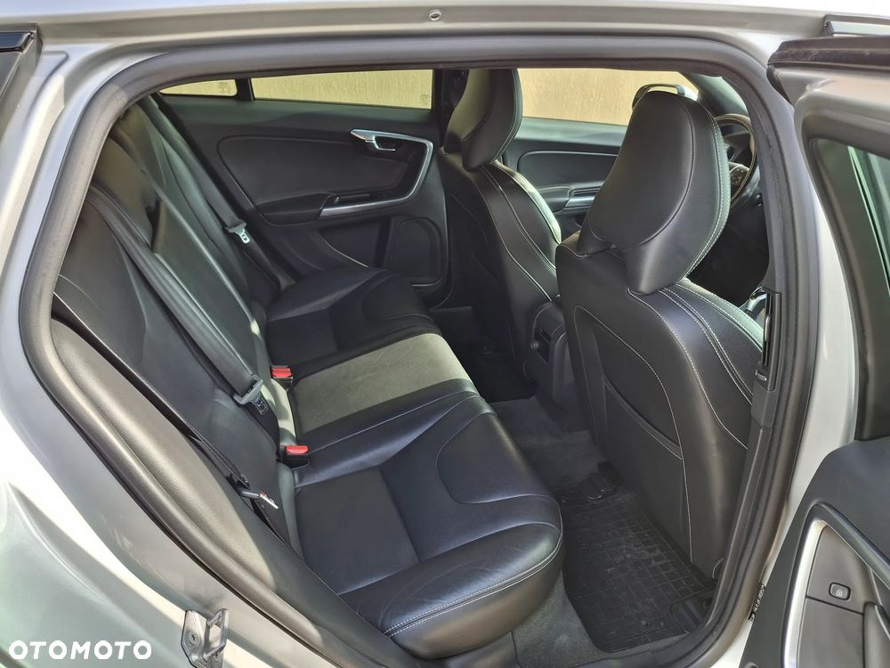 Volvo V60 D3 Geartronic Momentum - 13