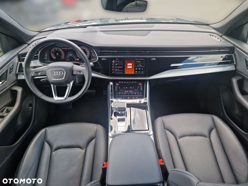 Audi Q8 - 11