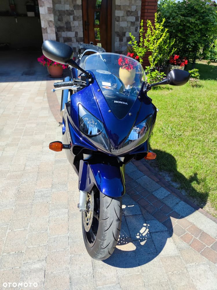 Honda CBR - 13