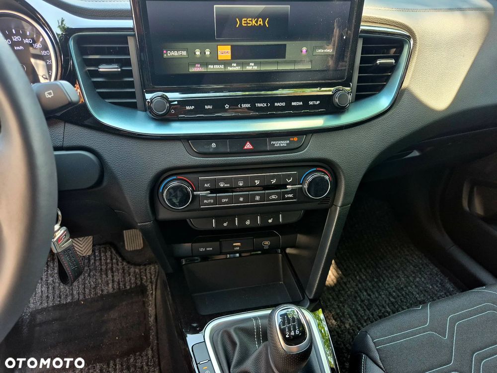 Kia Ceed - 9