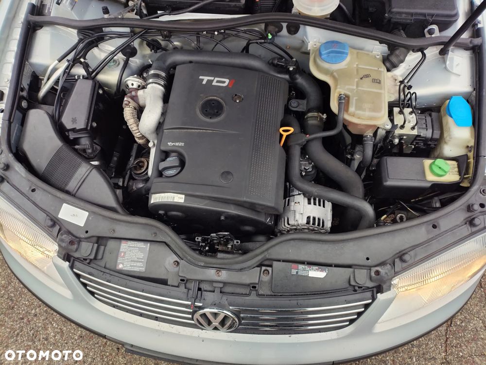 Volkswagen Passat 1.9 TDI Highline - 8