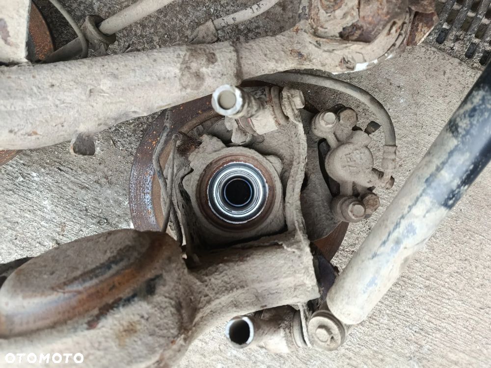 Zwrotnica tył prawa lewa toyota rav4 2 2.0D - 5