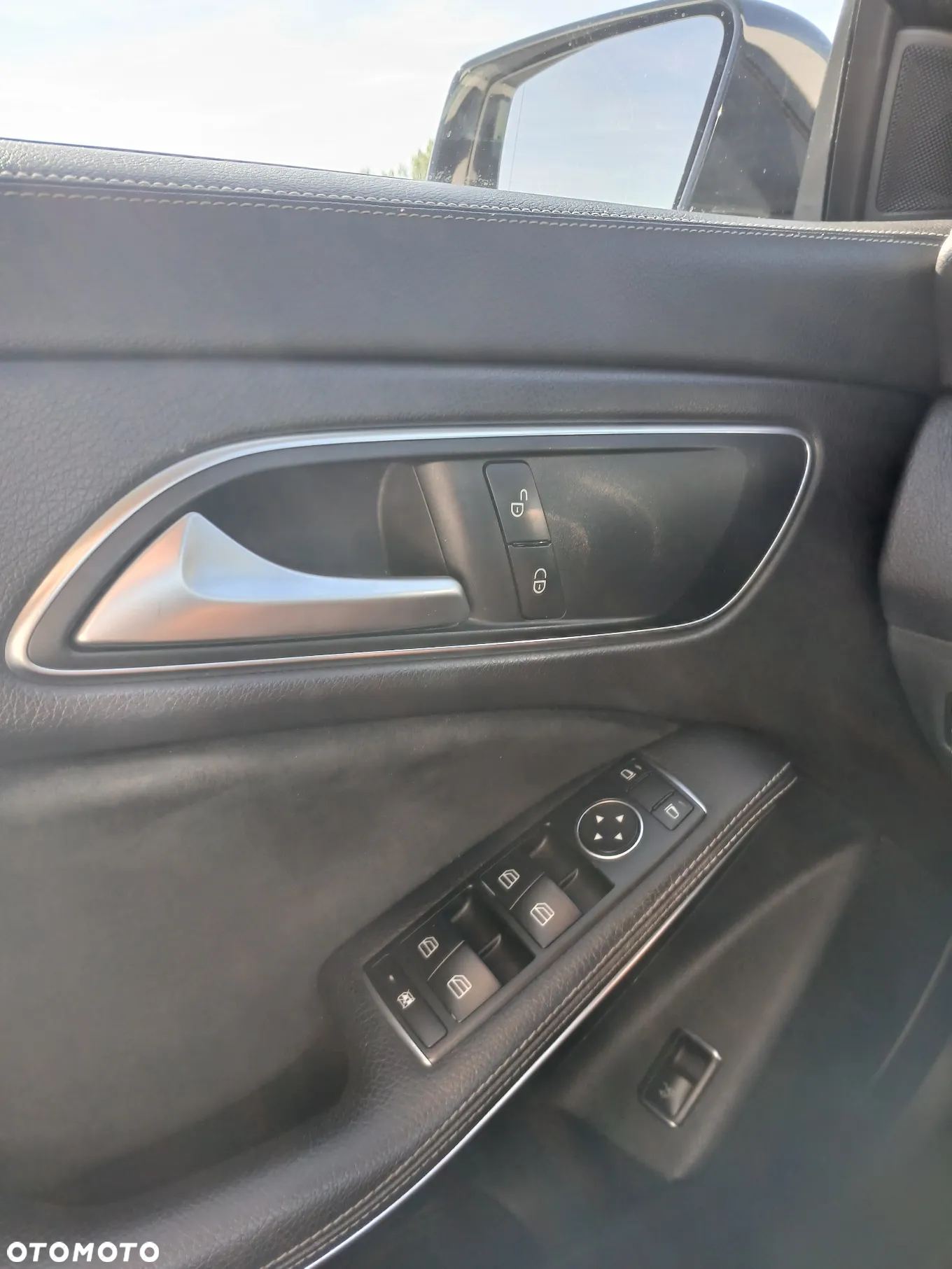 Mercedes-Benz CLA 200 7G-DCT AMG Line - 20