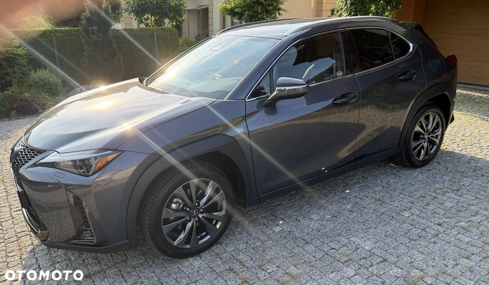 Lexus UX - 3