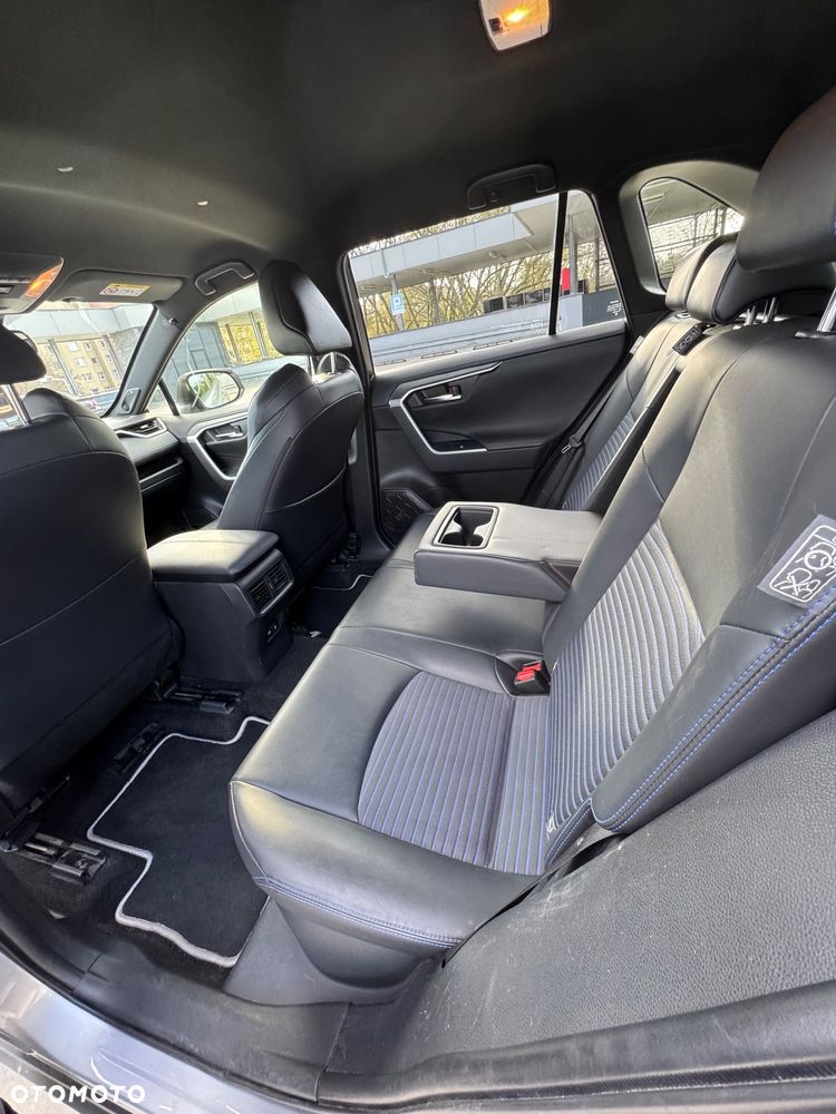 Toyota RAV4 - 9