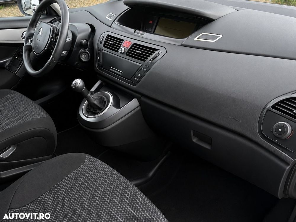 Citroën C4 1.6 HDI FAP Exclusive - 9
