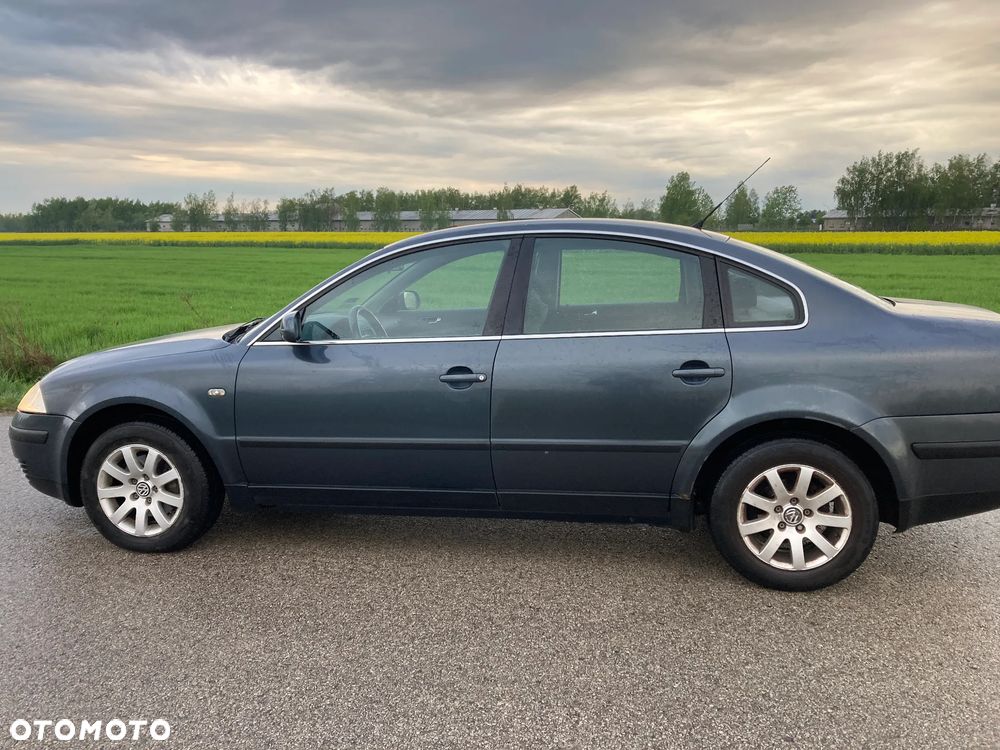 Volkswagen Passat 1.9 TDI Comfortline - 1