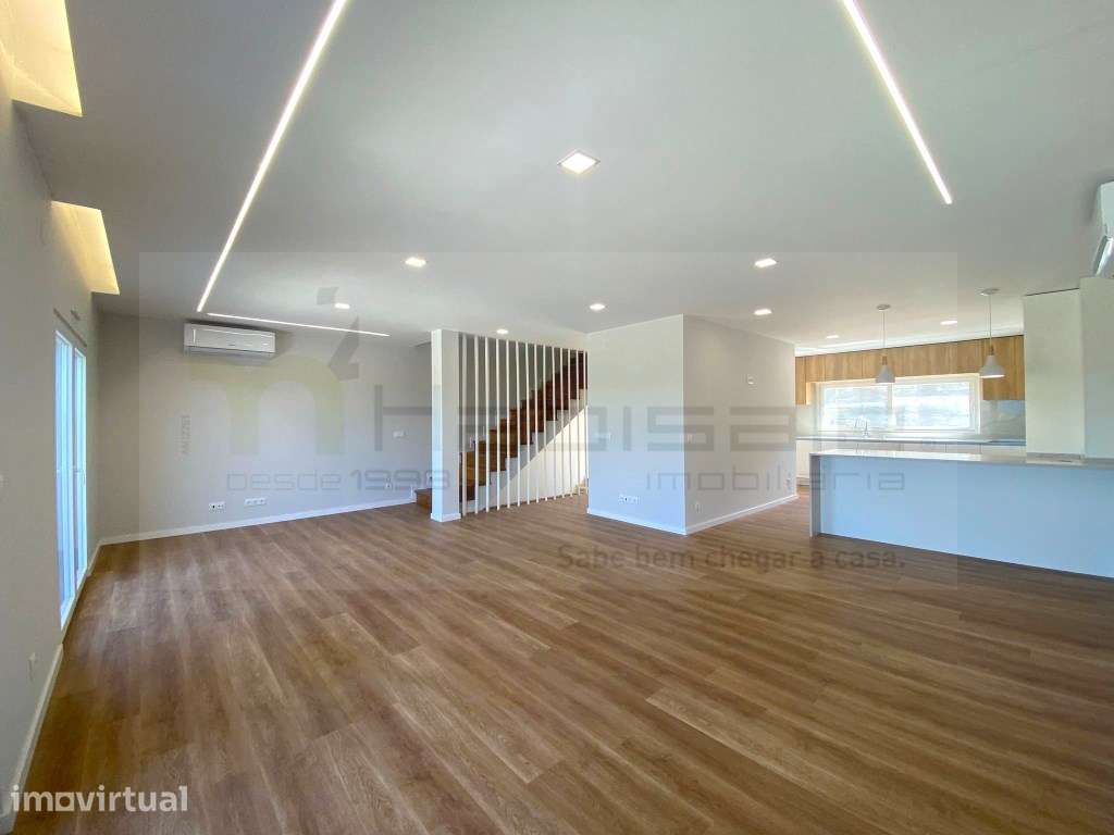 Moradia Geminada T3 garagem 60 m2 - Grande imagem: 4/47