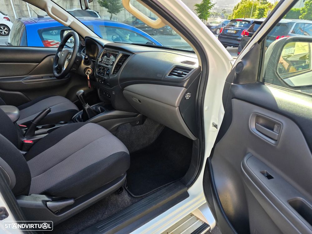 Mitsubishi L200 2.4 DI-D CD Invite 2WD - 17