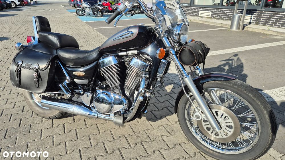 Suzuki Intruder - 10