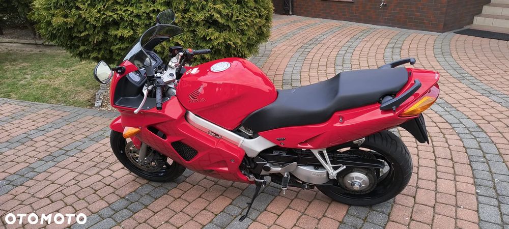 Honda VFR - 3