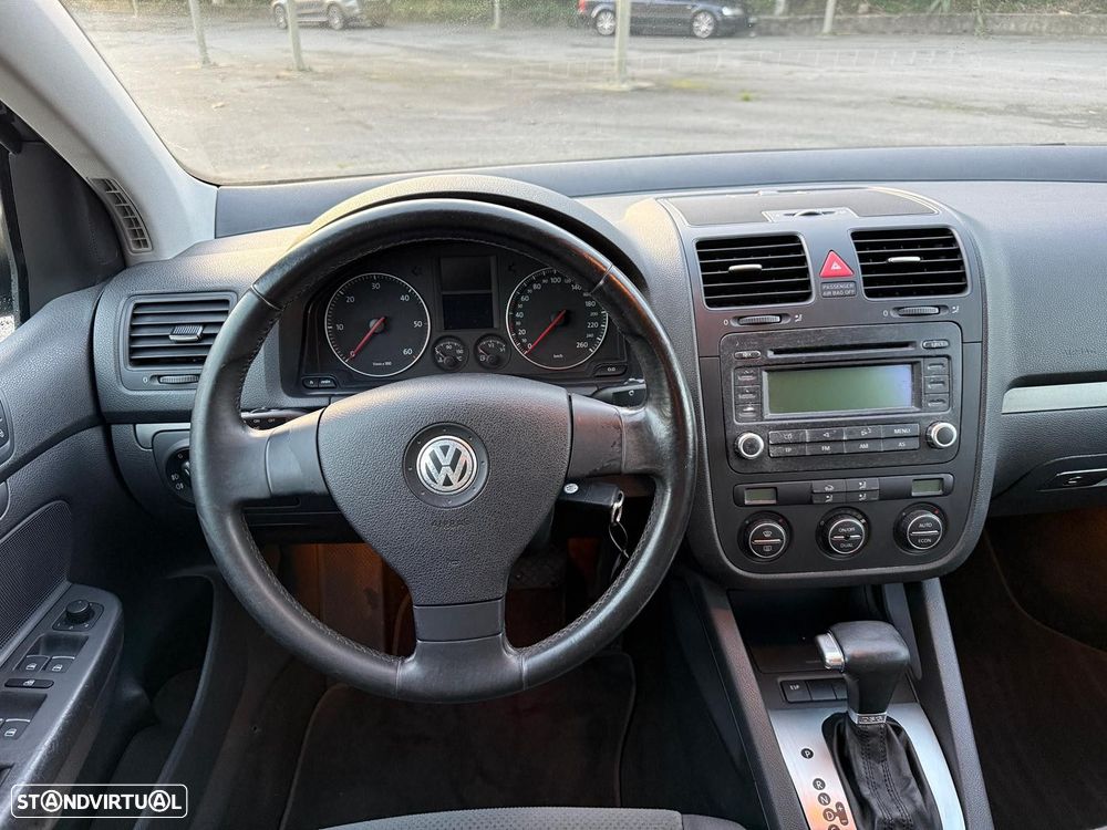 VW Golf 1.9 TDi Confortline DSG - 7