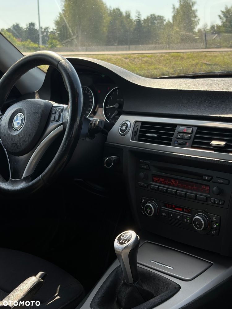 BMW Seria 3 320i - 10