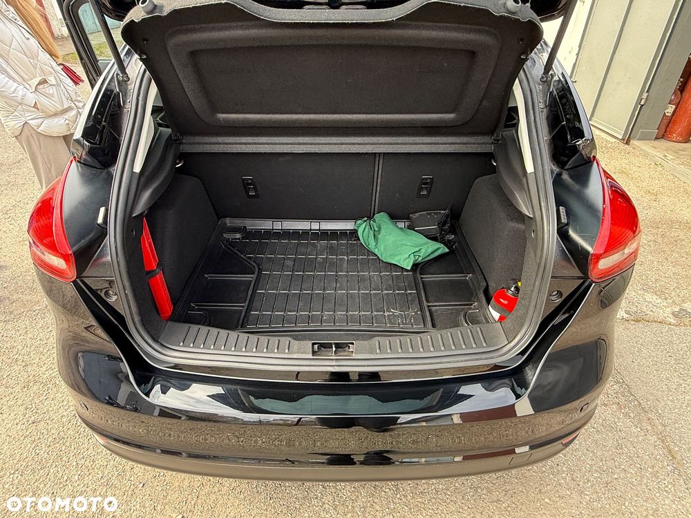 Ford Focus 1.6 Trend - 16