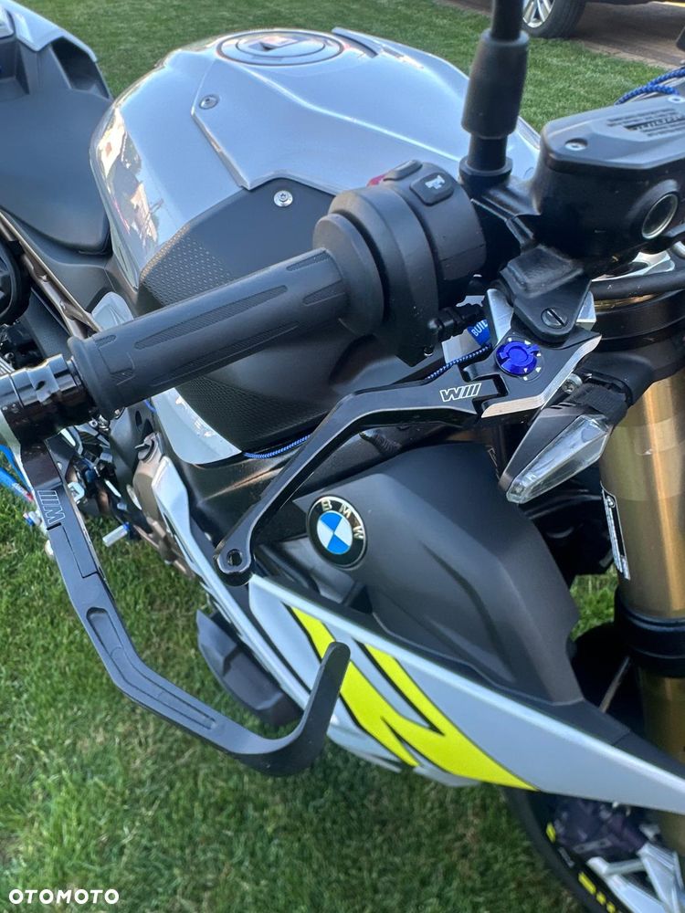 BMW S - 5