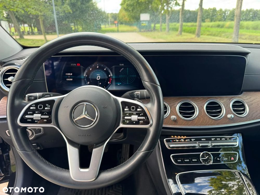 Mercedes-Benz Klasa E 220 d 9G-TRONIC Exclusive - 28