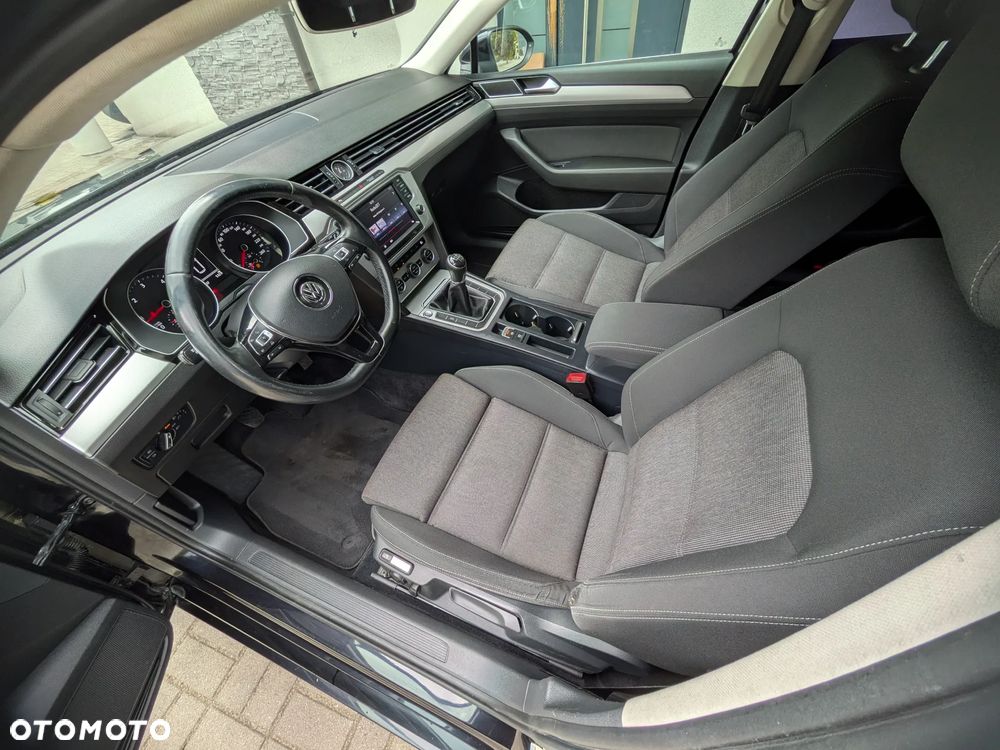 Volkswagen Passat 2.0 TDI (BlueMotion Technology) Comfortline - 12