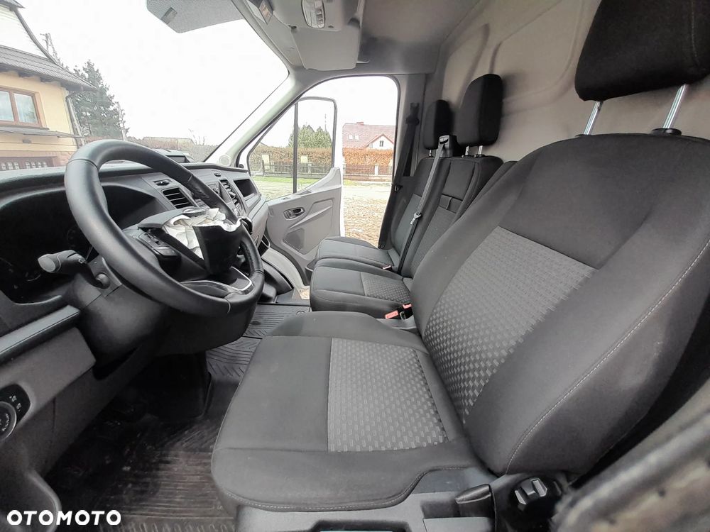 Ford Transit - 12