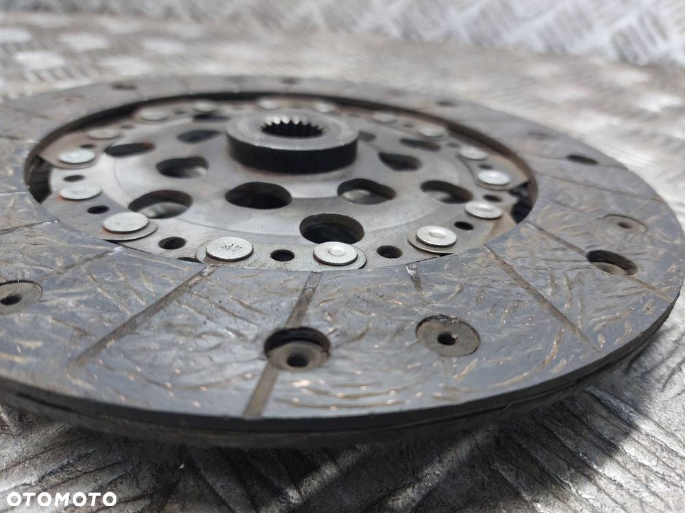 KOŁO DWUMASOWE + TARCZA + DOCISK + ŁOŻYSKO OPOROWE VOLVO S40 I V40 I 1.9 DI - 8